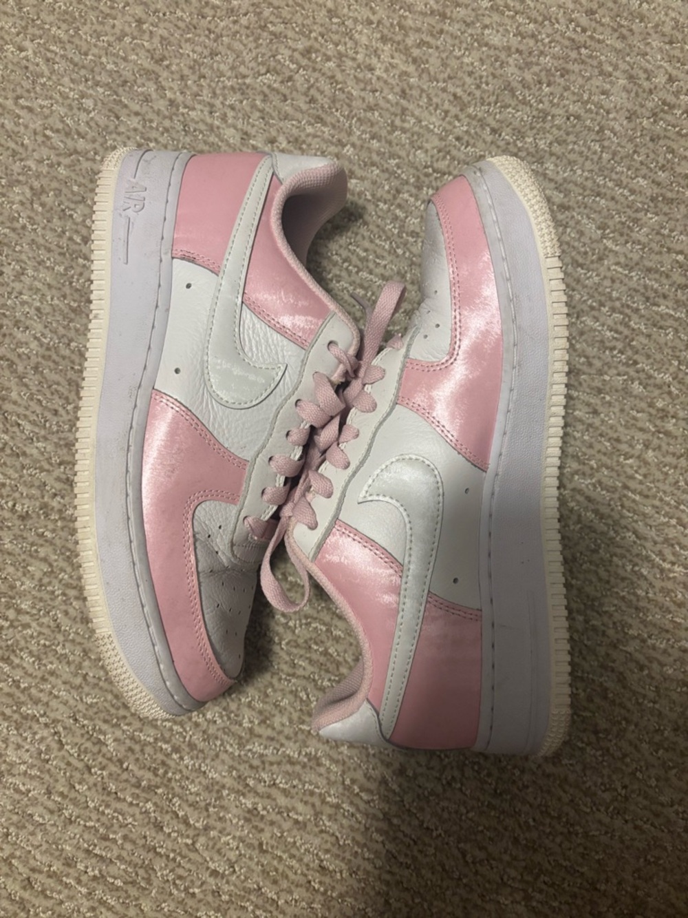 Nike Low-Top Sneakers in Pink and White